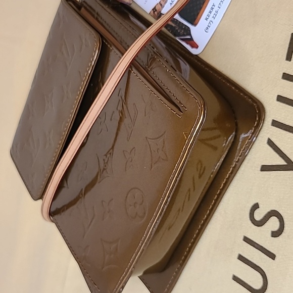 LOUIS VUITTON VINTAGE 2001 RARE FIND MONOGRAM VERNIS MOTT BAG NO LONGER PRODUCED - Picture 16 of 17